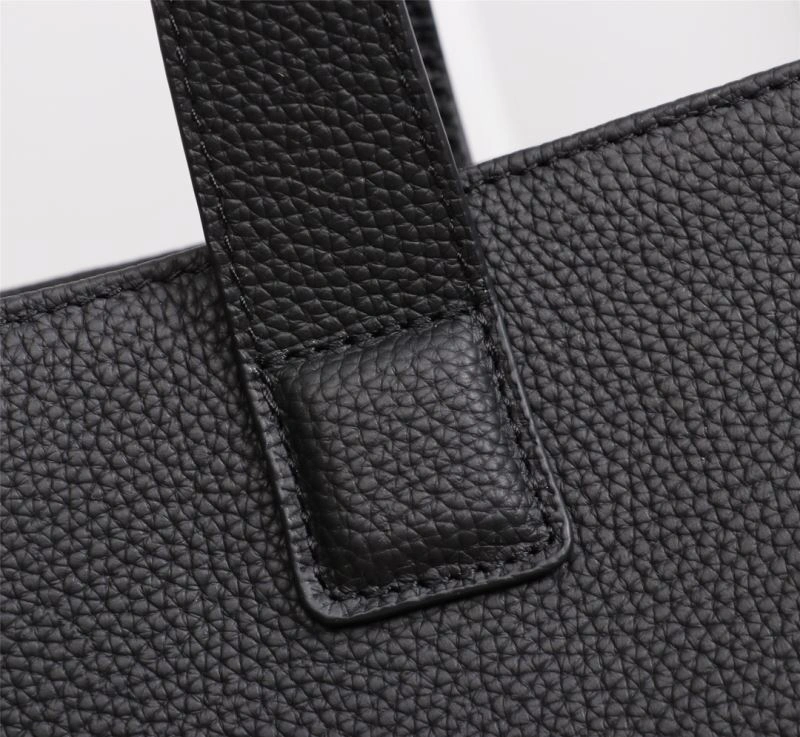 Reliable Christian Dior Other Bags 74237
