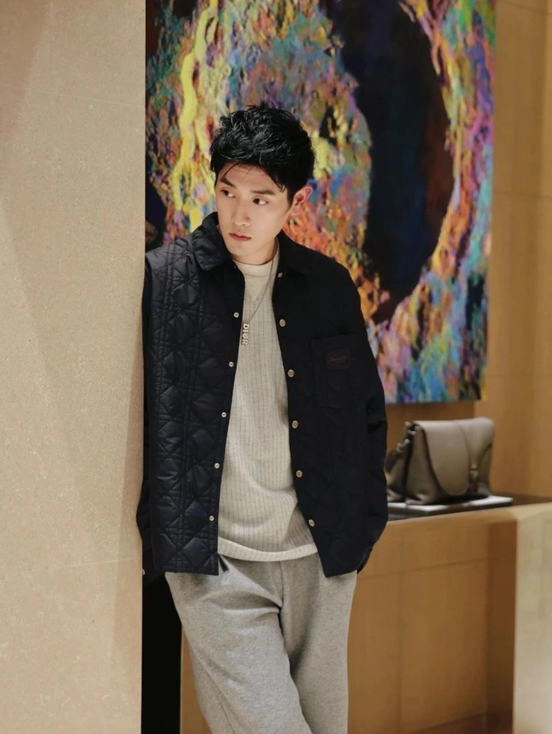 Efficient Christian Dior Outwear 117524