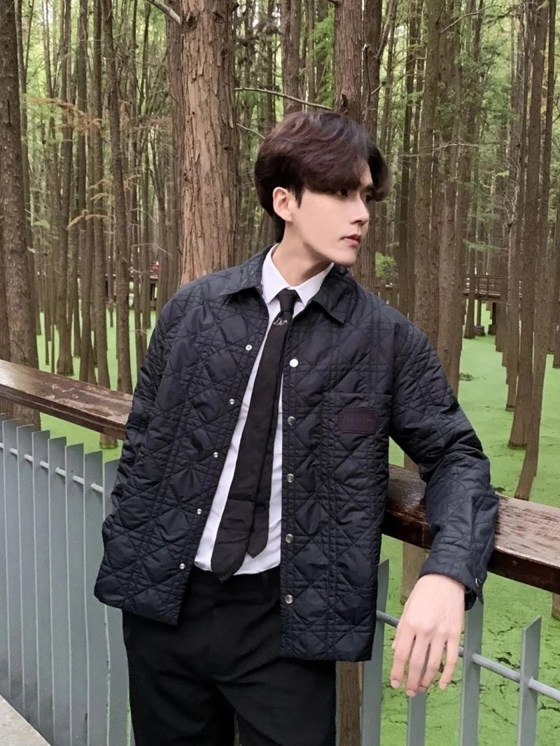 Efficient Christian Dior Outwear 117524