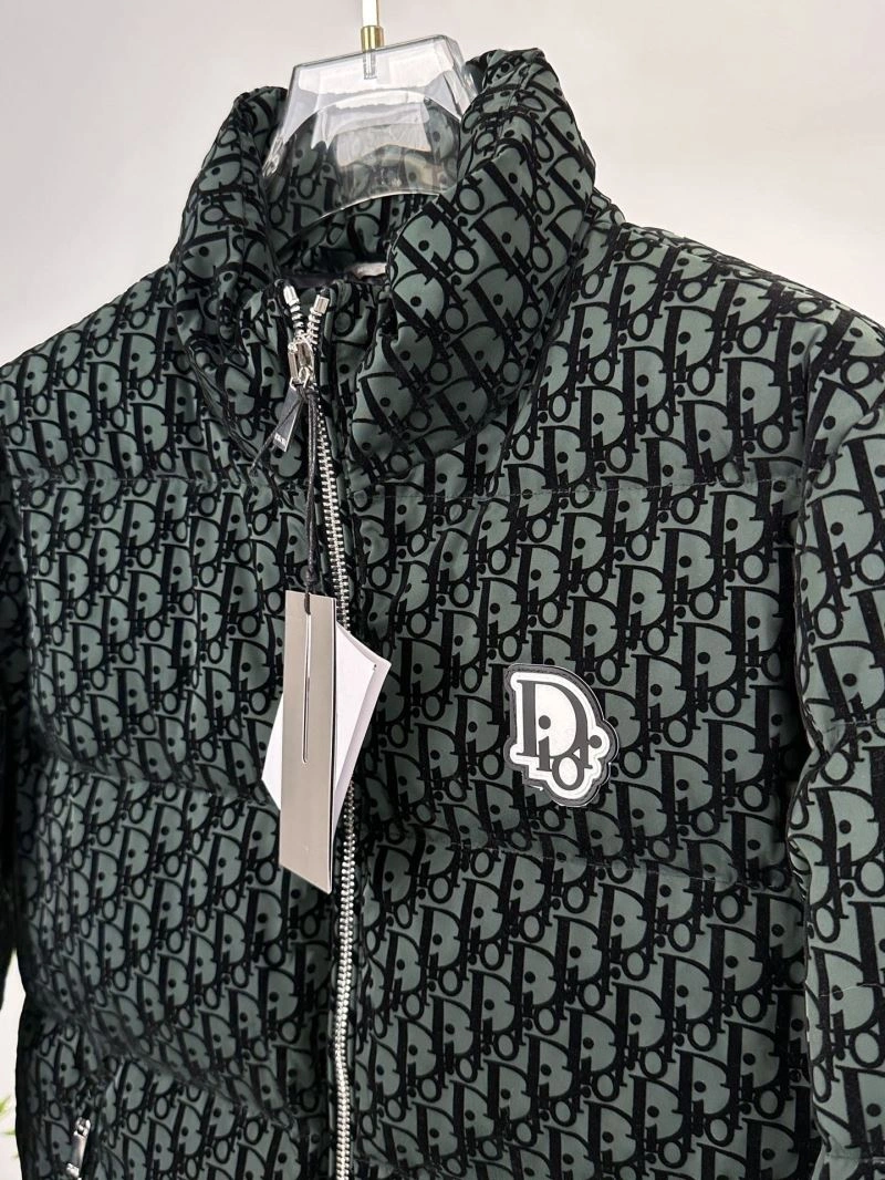 Timeless Christian Dior Outwear 117923