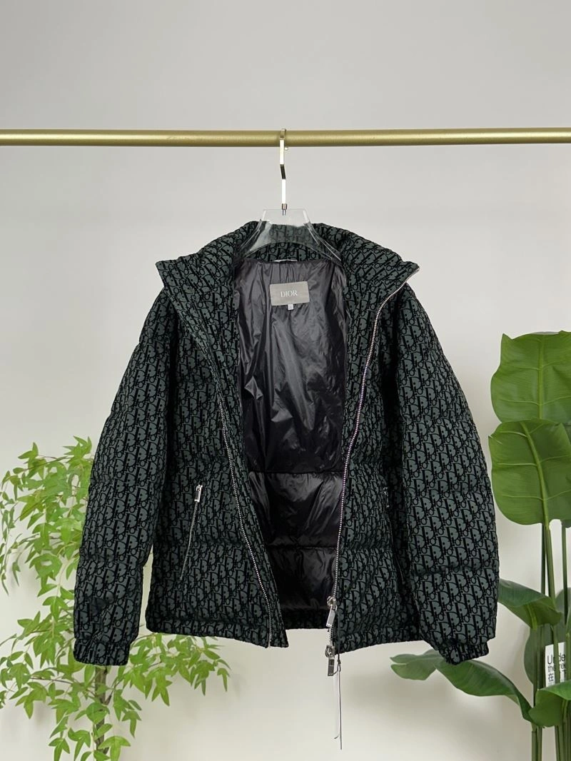 Timeless Christian Dior Outwear 117923