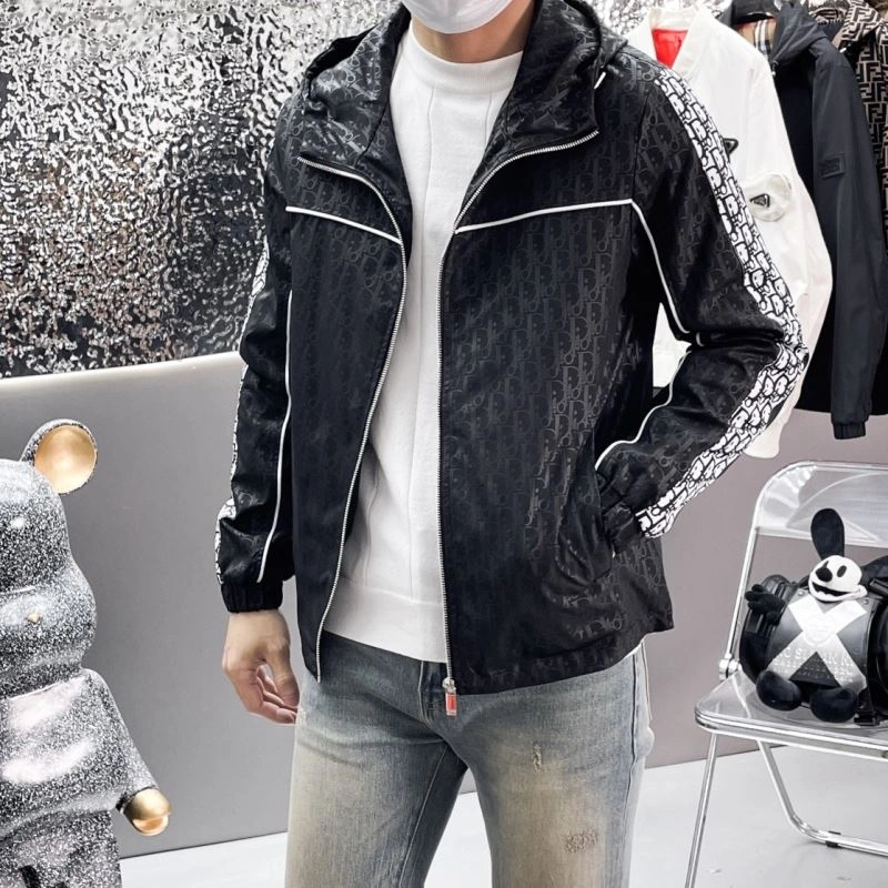 Effortless Christian Dior Outwear 117193