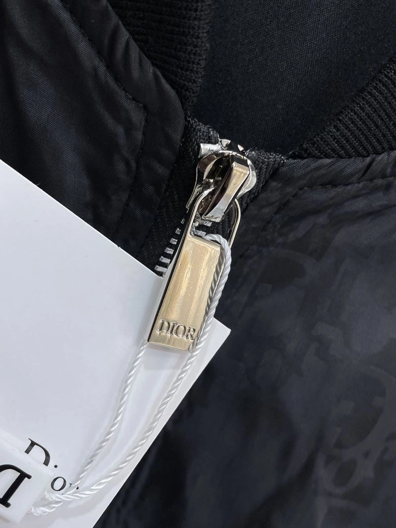 Flexible Christian Dior Outwear 117148