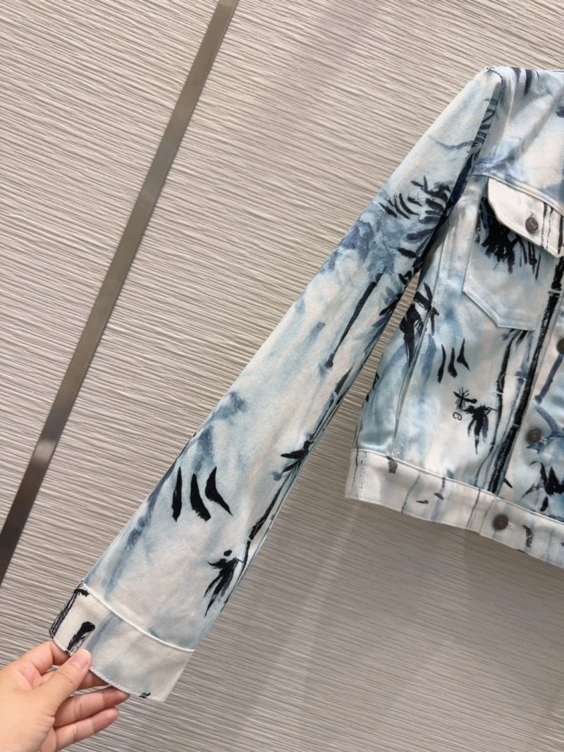 Reliable Christian Dior Outwear 114369