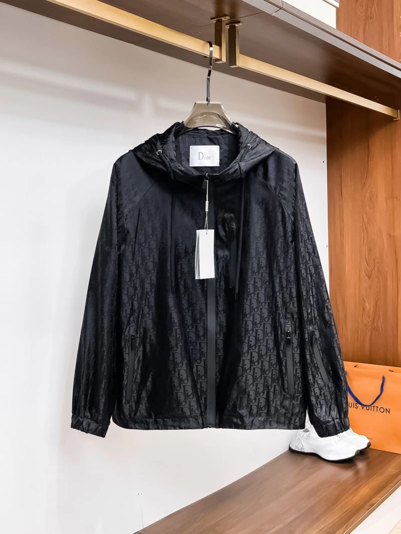 Timeless Christian Dior Outwear 115804