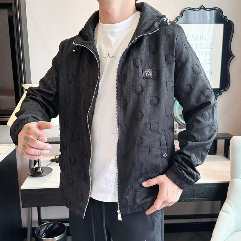 Unique Christian Dior Outwear 115390