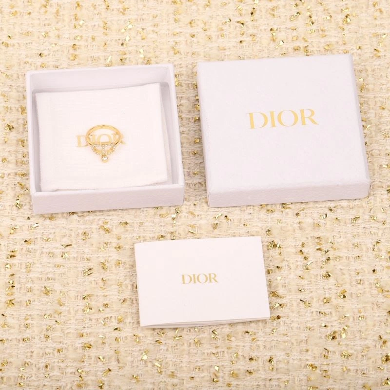 Sleek Christian Dior Rings 236069