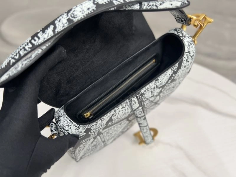 Christian Dior Saddle Bags Minimalist 75684