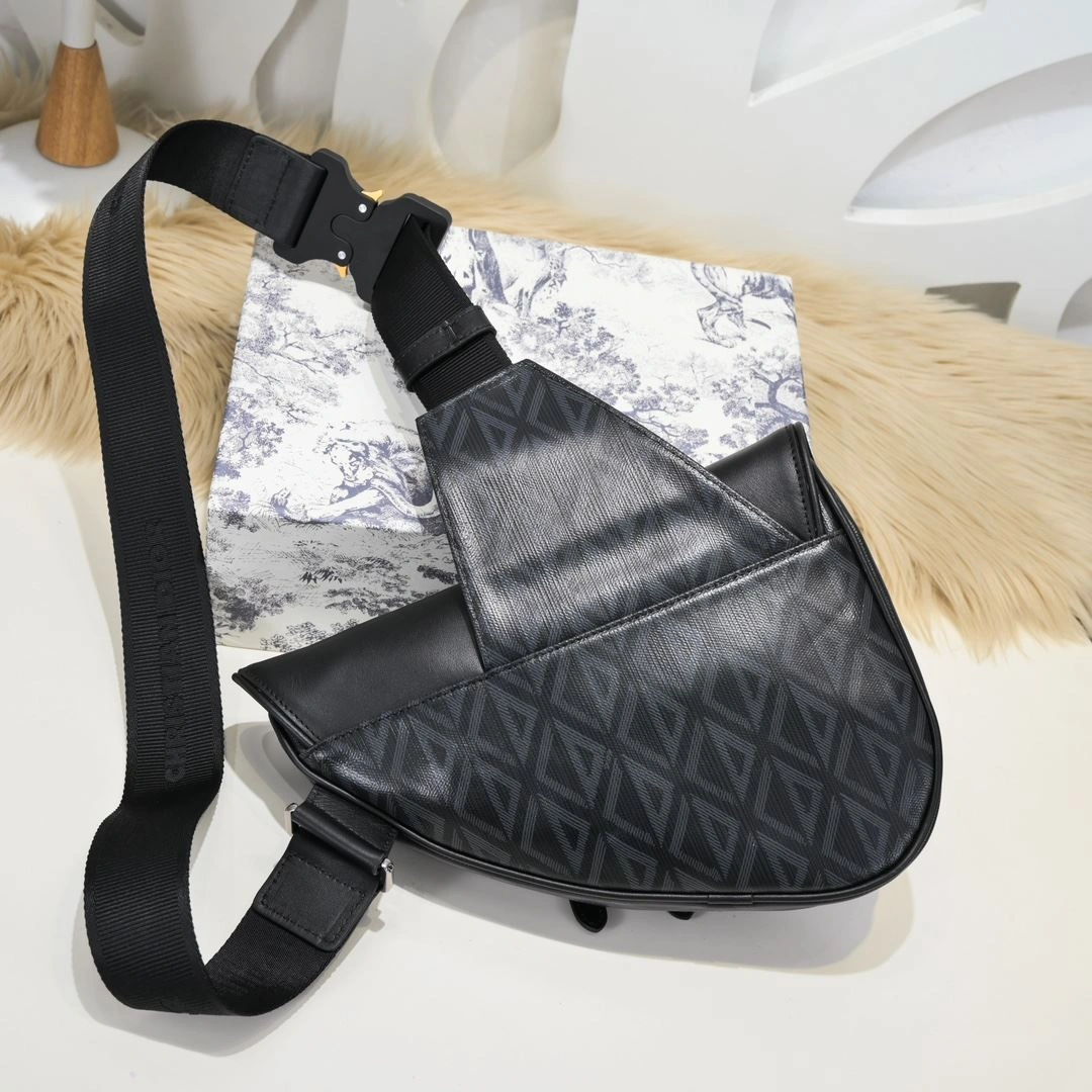 Minimalist Christian Dior Saddle bags 91226