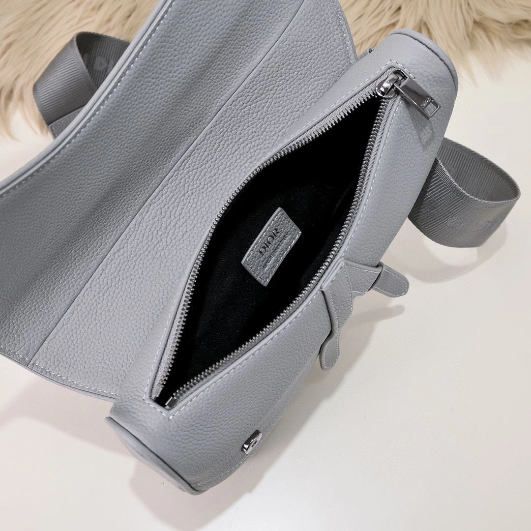 UrbanChic Christian Dior Saddle bags 91180