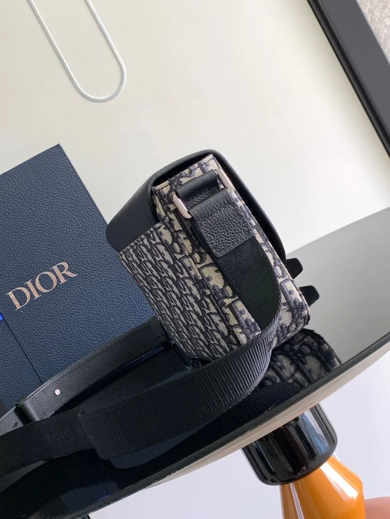 Fashionable Christian Dior Saddle bags 47172