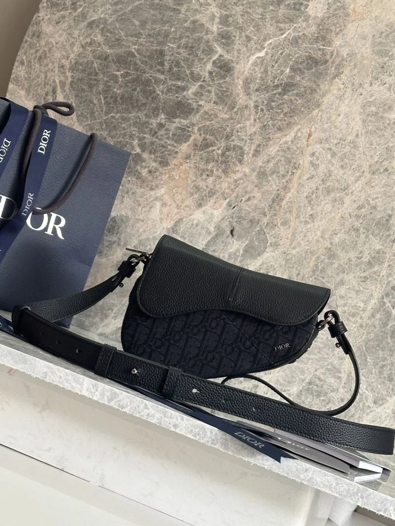 Minimalist Christian Dior Saddle bags 47163