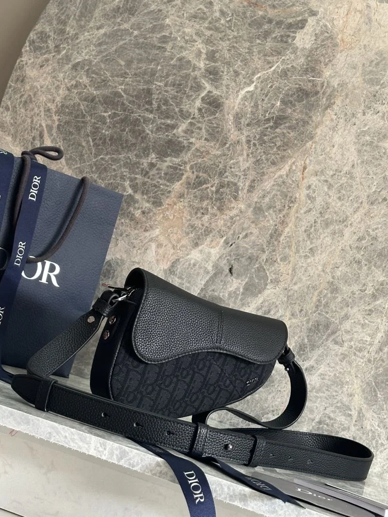 Minimalist Christian Dior Saddle bags 47163