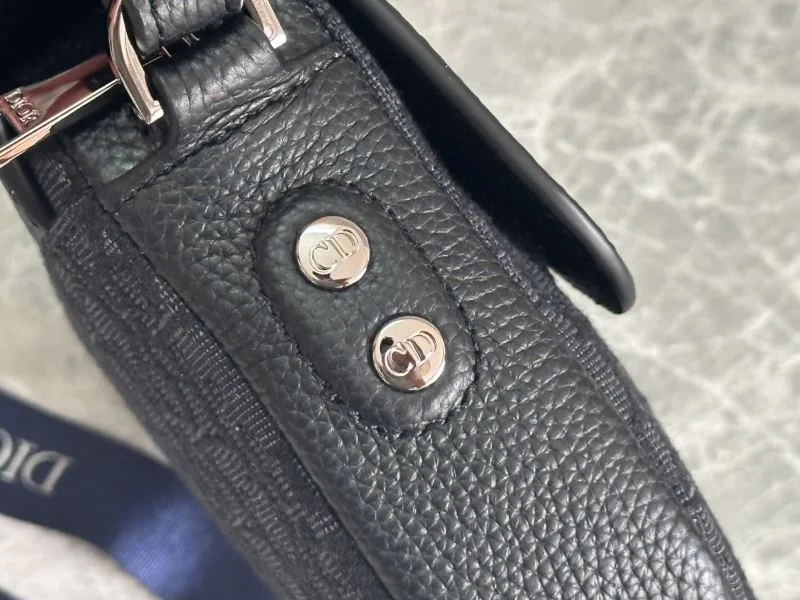 Minimalist Christian Dior Saddle bags 47163
