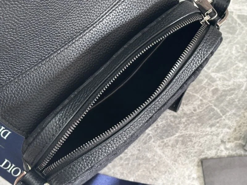 Minimalist Christian Dior Saddle bags 47163