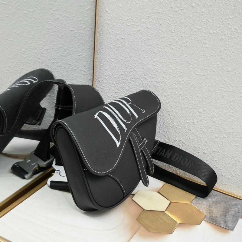 Timeless Christian Dior Saddle bags 85700