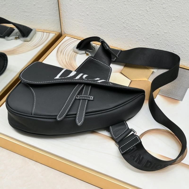 Timeless Christian Dior Saddle bags 85700