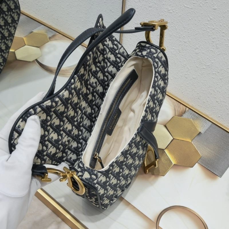 Versatile Christian Dior Saddle bags 78851
