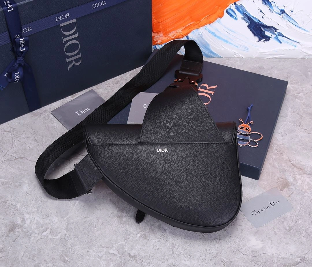 Sleek Christian Dior Saddle bags 92195