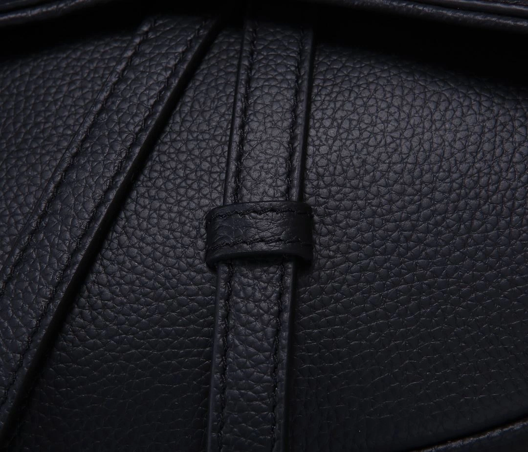 Sleek Christian Dior Saddle bags 92195