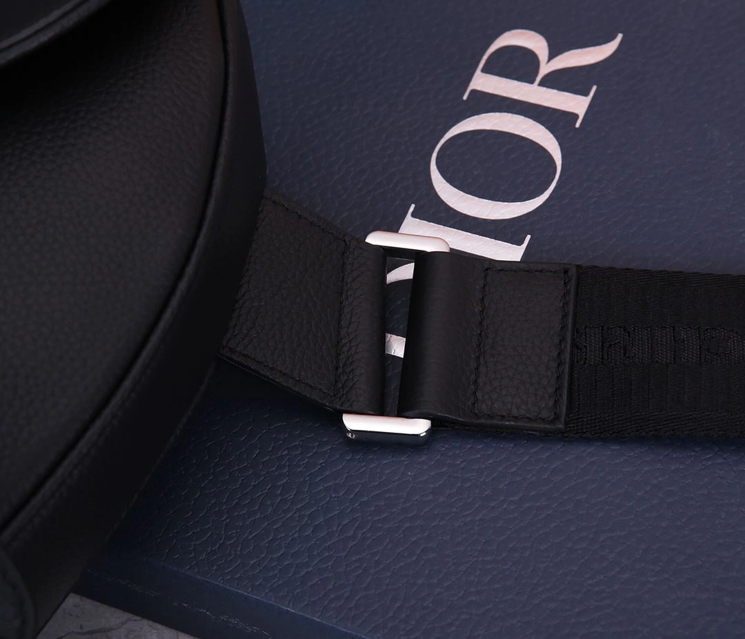 Sleek Christian Dior Saddle bags 92195