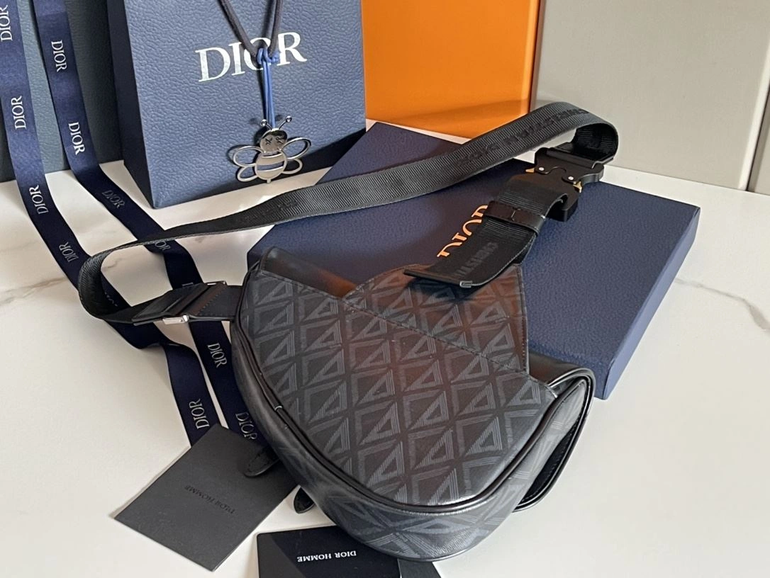 Durable Christian Dior Saddle bags 92183