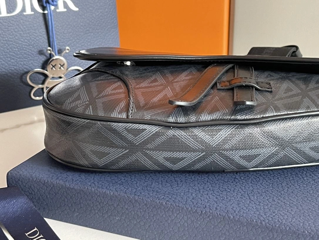 Durable Christian Dior Saddle bags 92183
