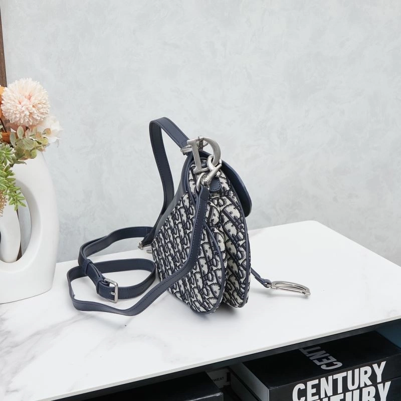 Minimalist Christian Dior Saddle bags 86210