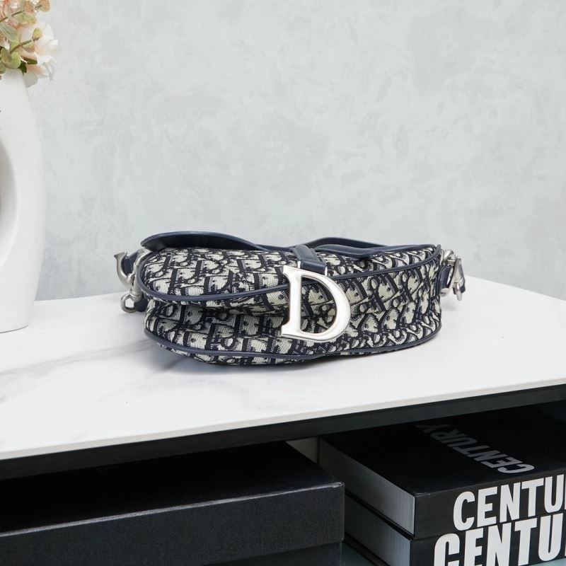 Minimalist Christian Dior Saddle bags 86210
