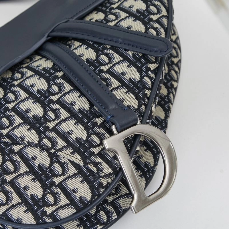 Minimalist Christian Dior Saddle bags 86210