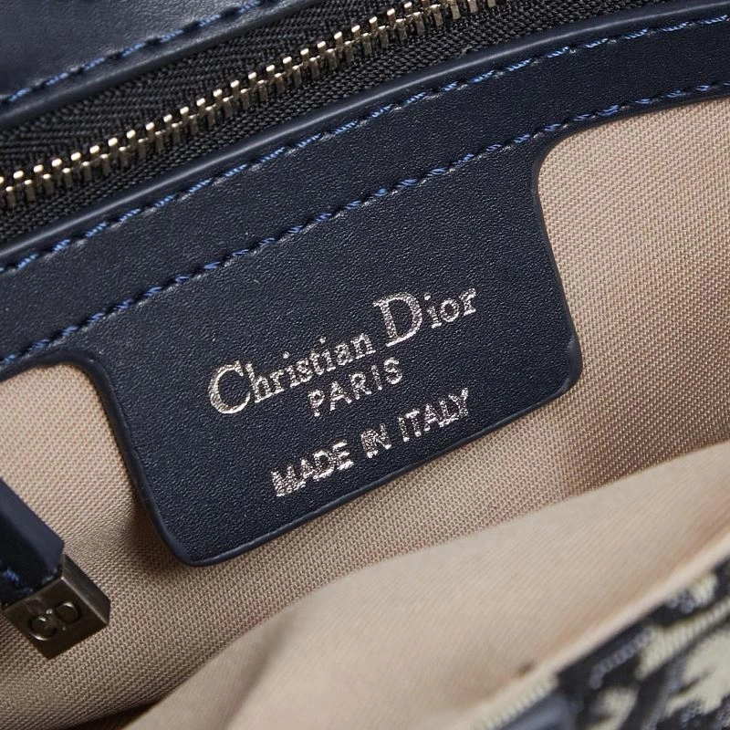 Minimalist Christian Dior Saddle bags 86210