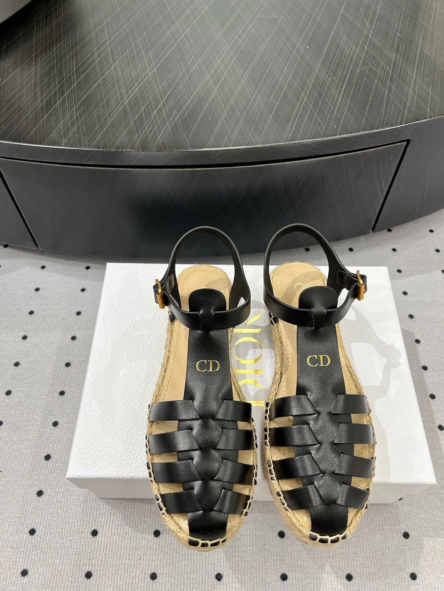 Vibrant Christian Dior Sandals 21137