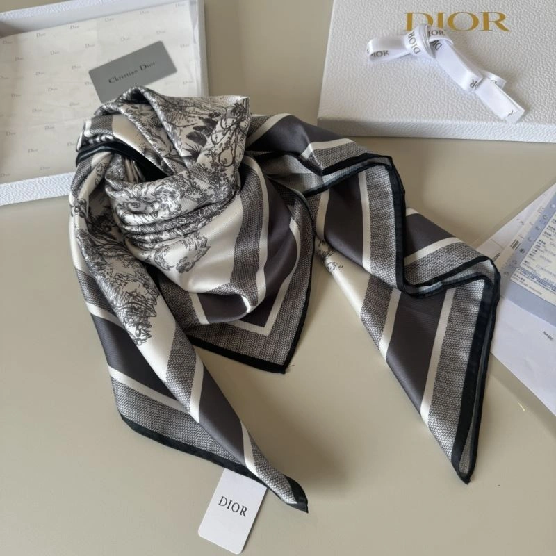 RelaxedFit Christian Dior Scarf 270744
