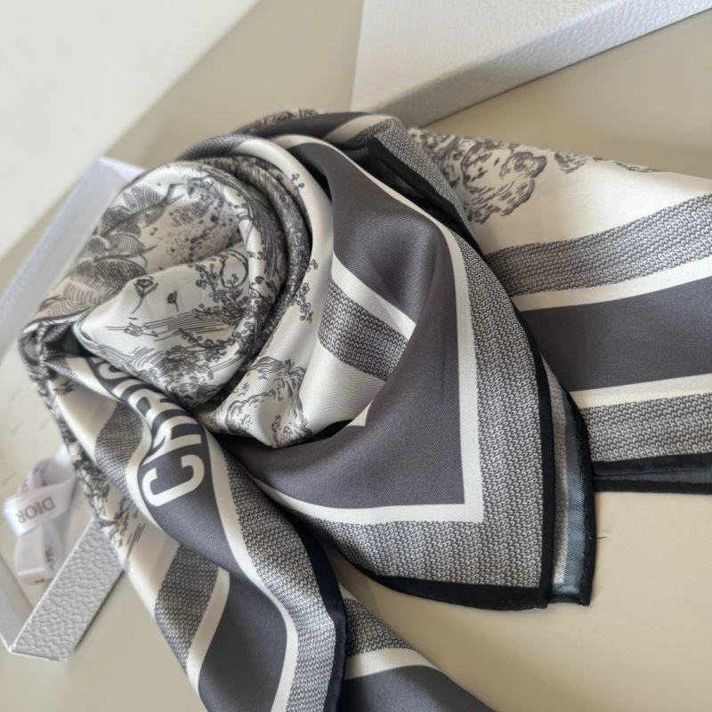 RelaxedFit Christian Dior Scarf 270744
