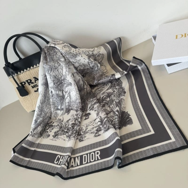 RelaxedFit Christian Dior Scarf 270744