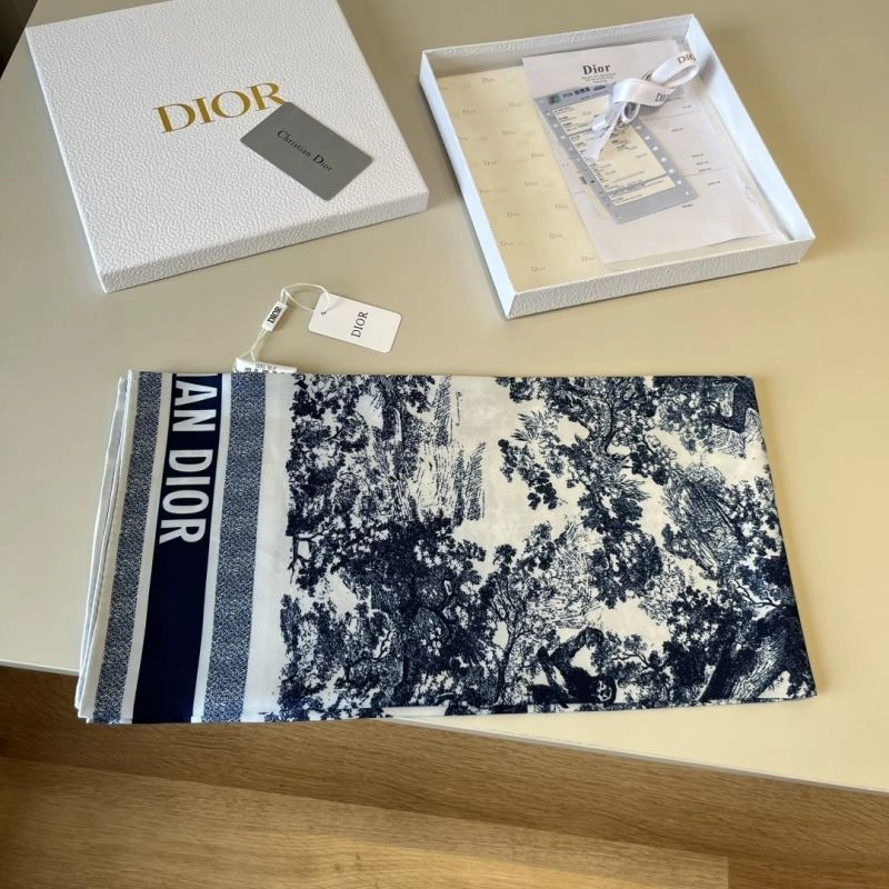 Vibrant Christian Dior Scarf 270728