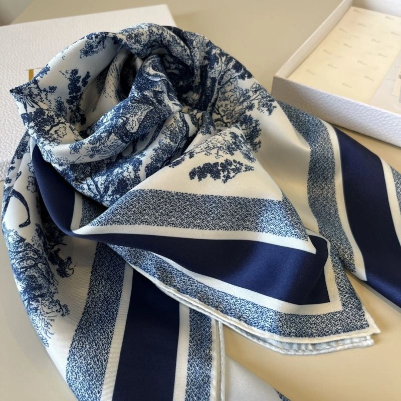 Vibrant Christian Dior Scarf 270728