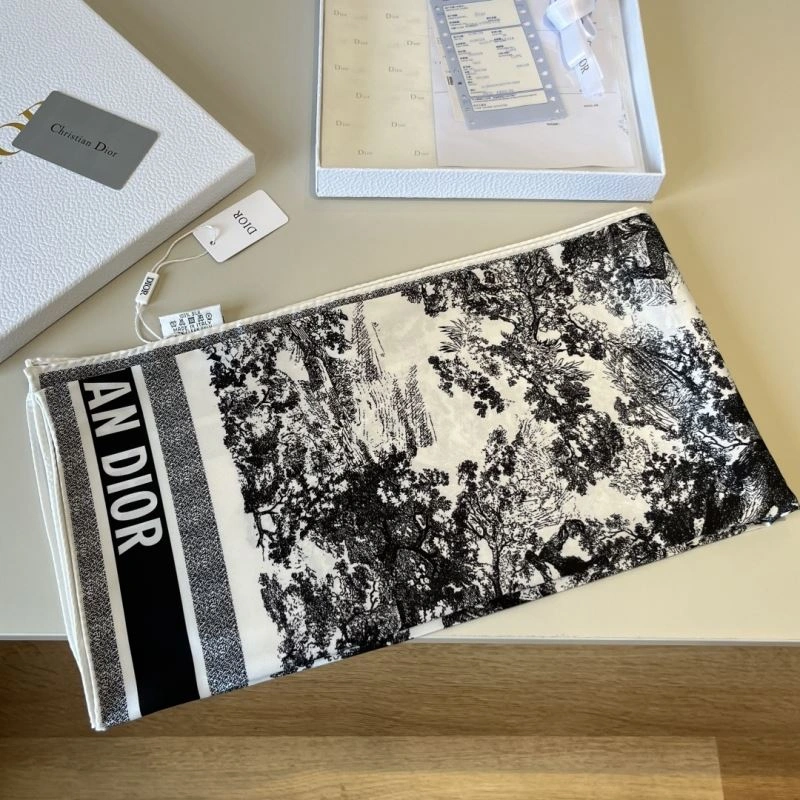 Christian Dior Scarf Trendsetting 270723