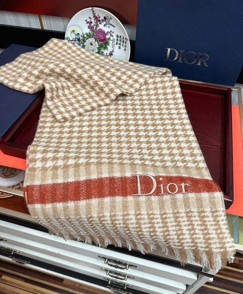 FlexibleFit Christian Dior Scarf 271133