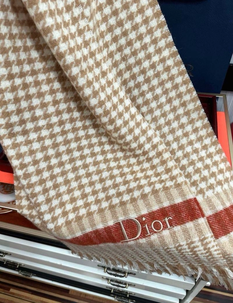 FlexibleFit Christian Dior Scarf 271133