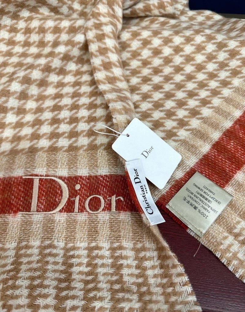 FlexibleFit Christian Dior Scarf 271133