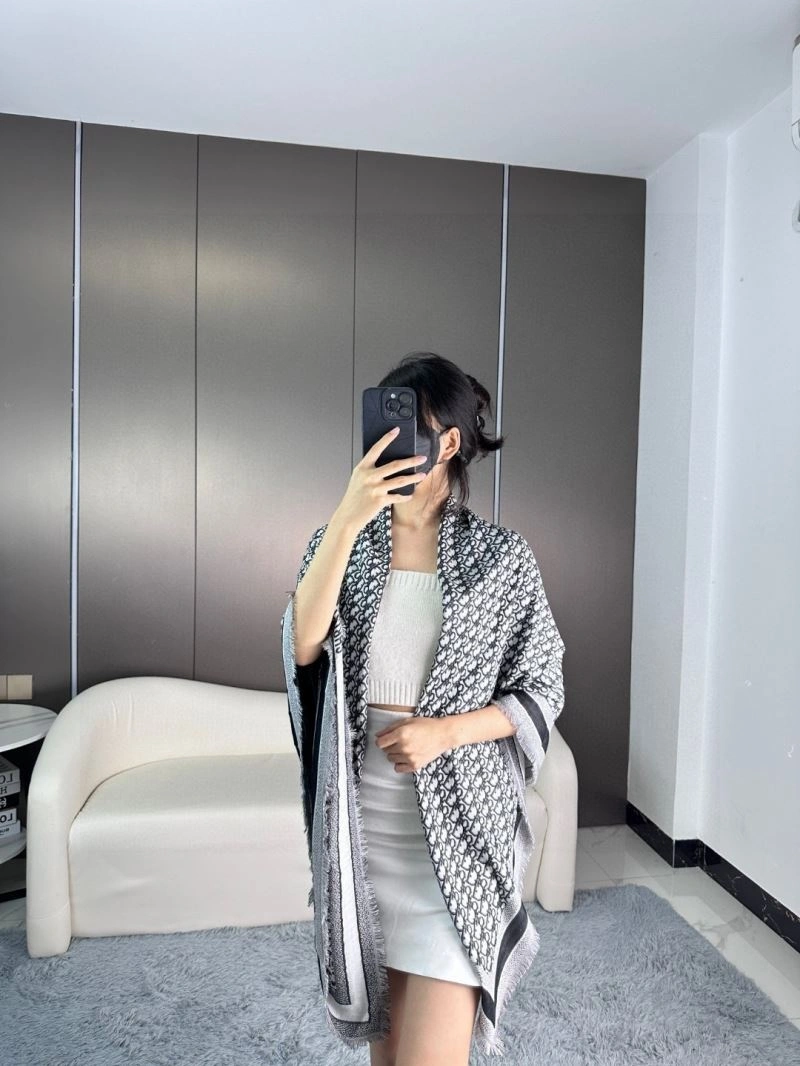 Lightweight Christian Dior Scarf 271108