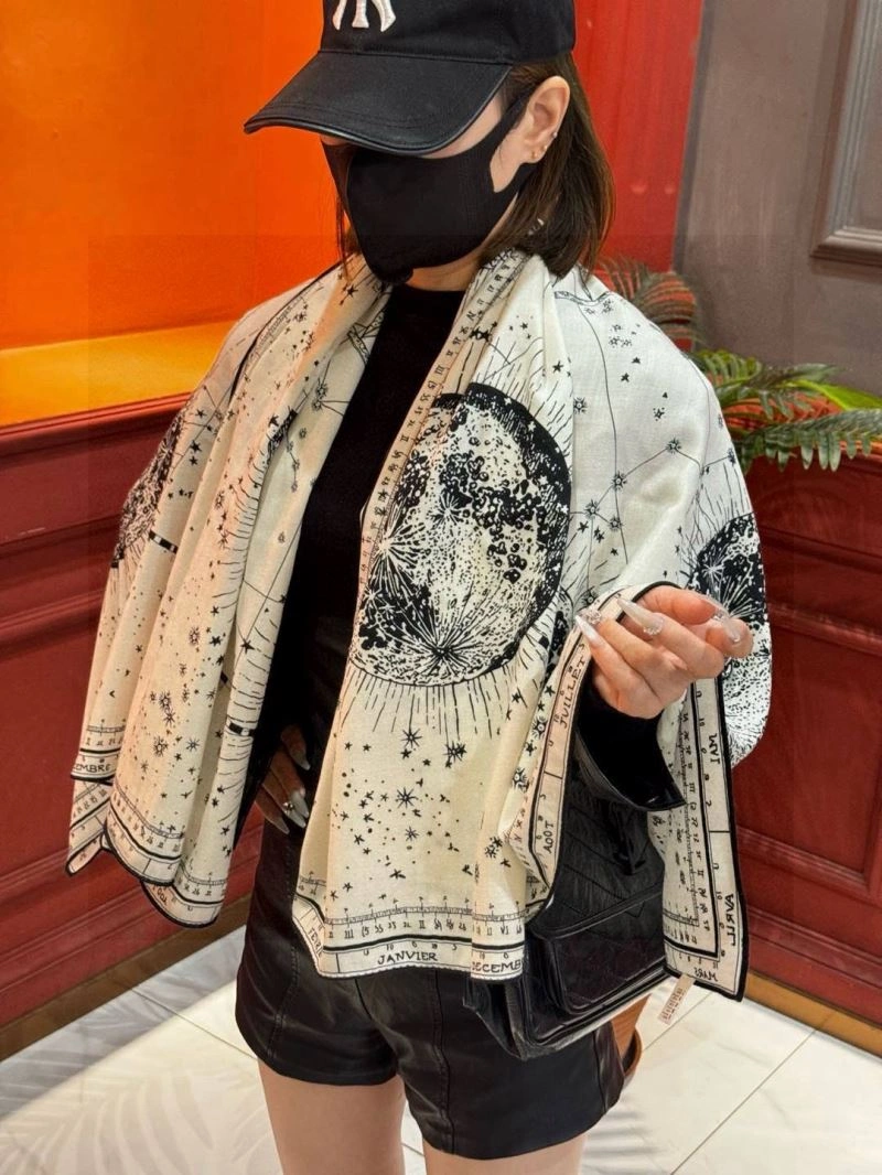 Durable Christian Dior Scarf 271105