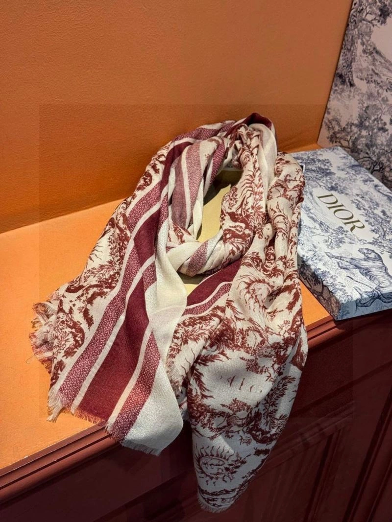 Compact Christian Dior Scarf 271094