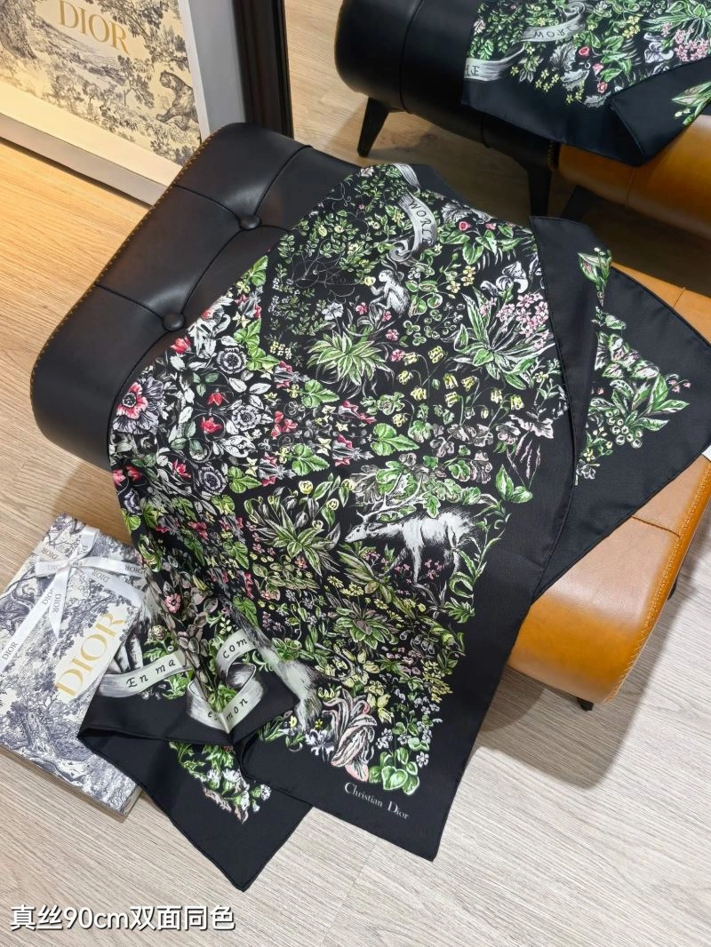 Vibrant Christian Dior Scarf 271860