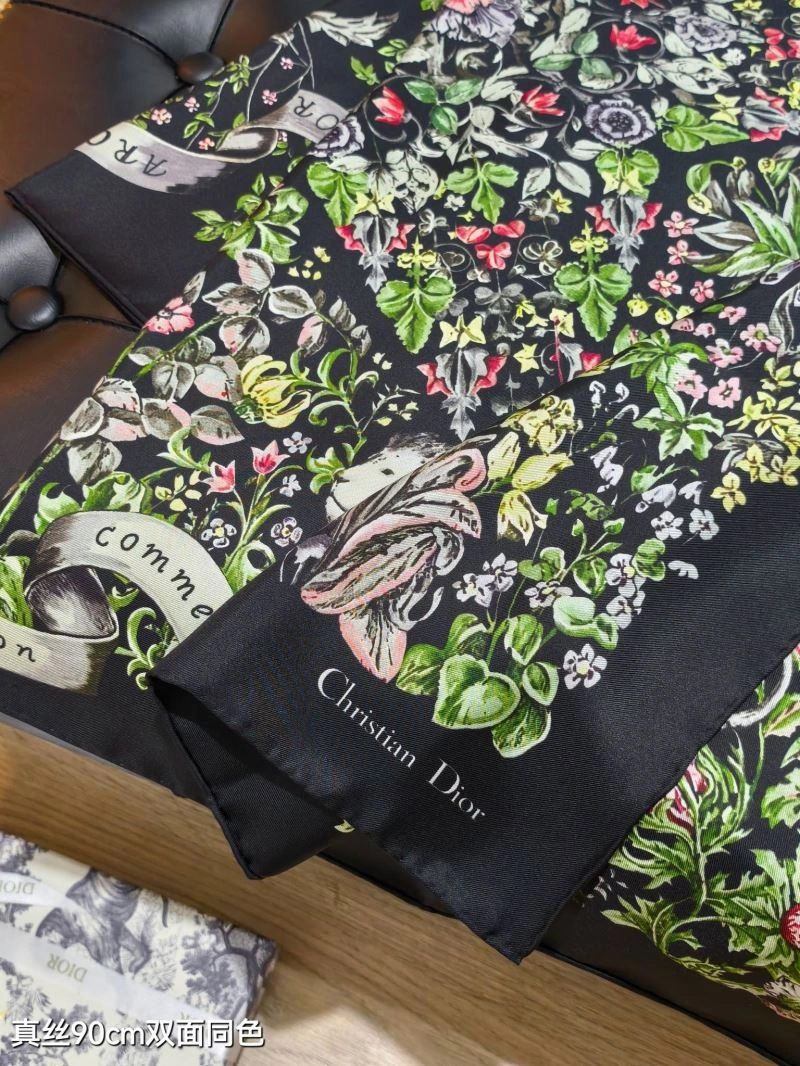 Vibrant Christian Dior Scarf 271860
