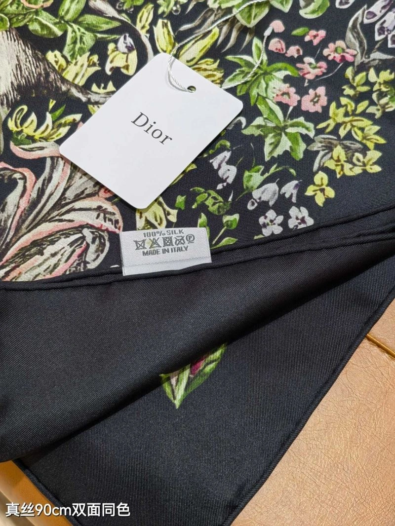 Vibrant Christian Dior Scarf 271860