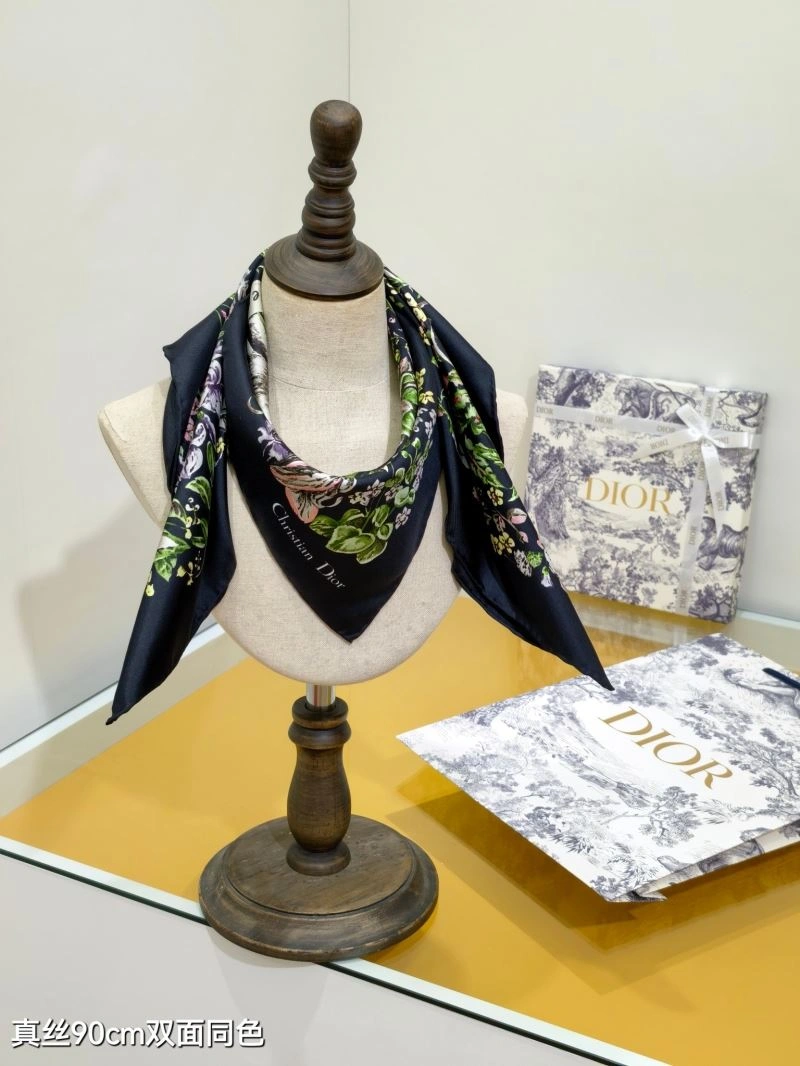 Vibrant Christian Dior Scarf 271860