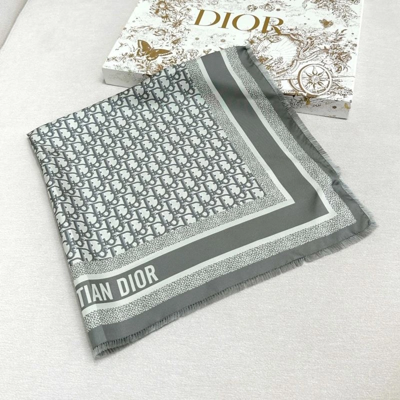 Trendsetting Christian Dior Scarf 271846