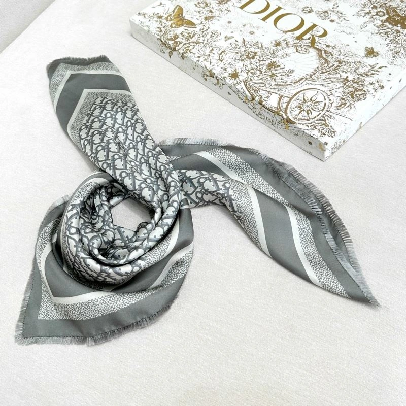 Trendsetting Christian Dior Scarf 271846